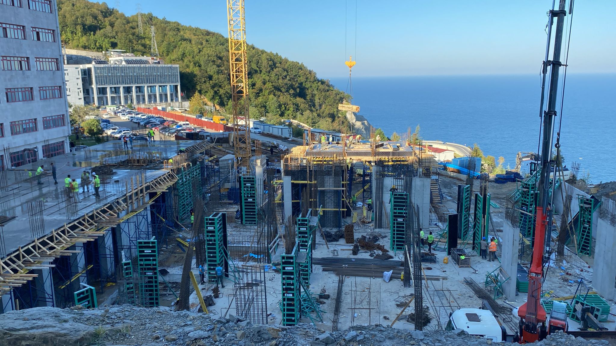 Zonguldak Bülent Ecevit Üniversitesi Eğitim-Araştırma Hastanesi Ek Bina – Kaba Yapı İnşaatı Projesi