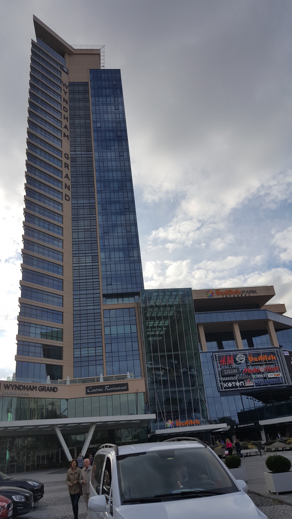 Özdilek Alışveriş Merkezi Kaba Yapı İnşaatı